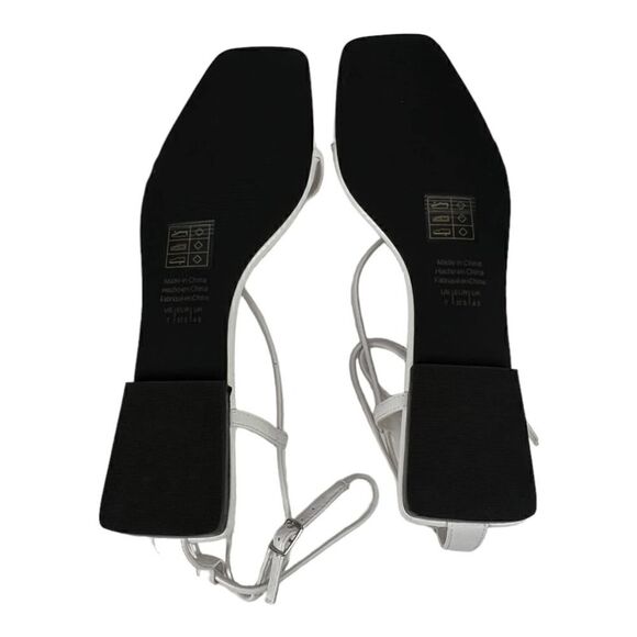 New Who What Wear Women US 7 Shoes White Straps Flat Gladiator Sandals  - Picture 6 of 10